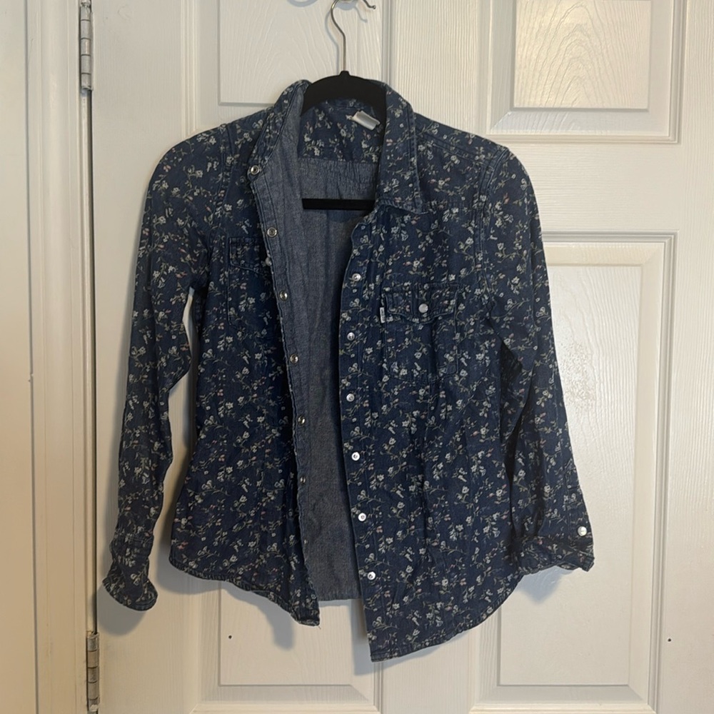 Fun floral denim shirt